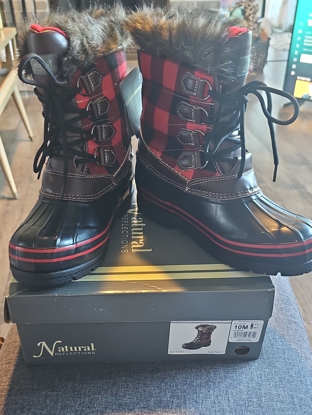 NWT Natural Reflections Red & Black Plaid Fur-Trim Lace-Up Winter Boots Size 10 - Picture 1 of 9